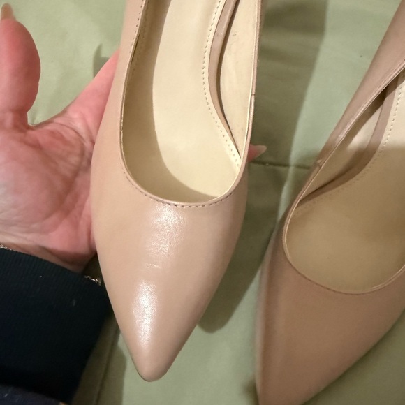 Tatiana Pointy Toe Pumps
Barely Nude Leather Stiletto High Heels 8.5 - Picture 10 of 11